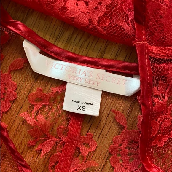 Sexy red nightie - Picture 2 of 2